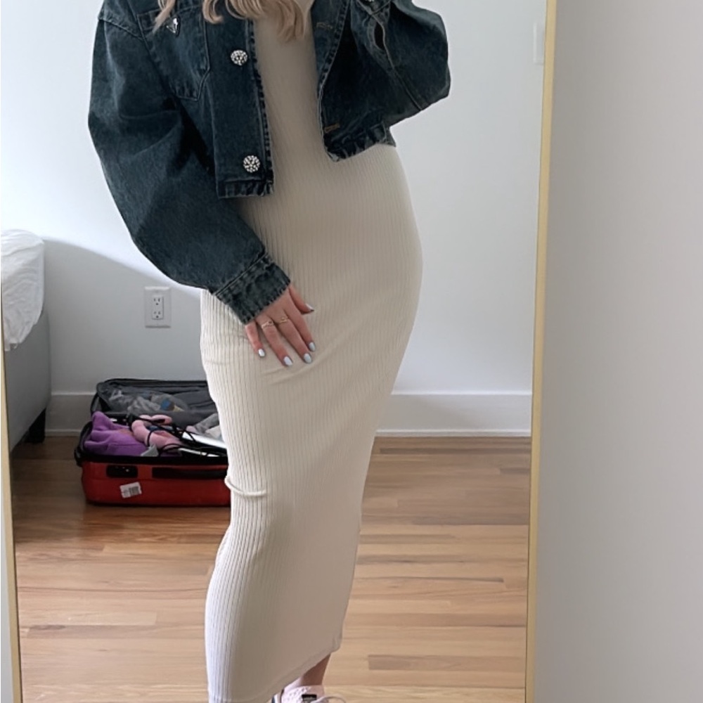 Sleeveless Cream Ribbed Dress